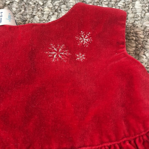 Old navy velvet like Christmas dress - Picture 3 of 7